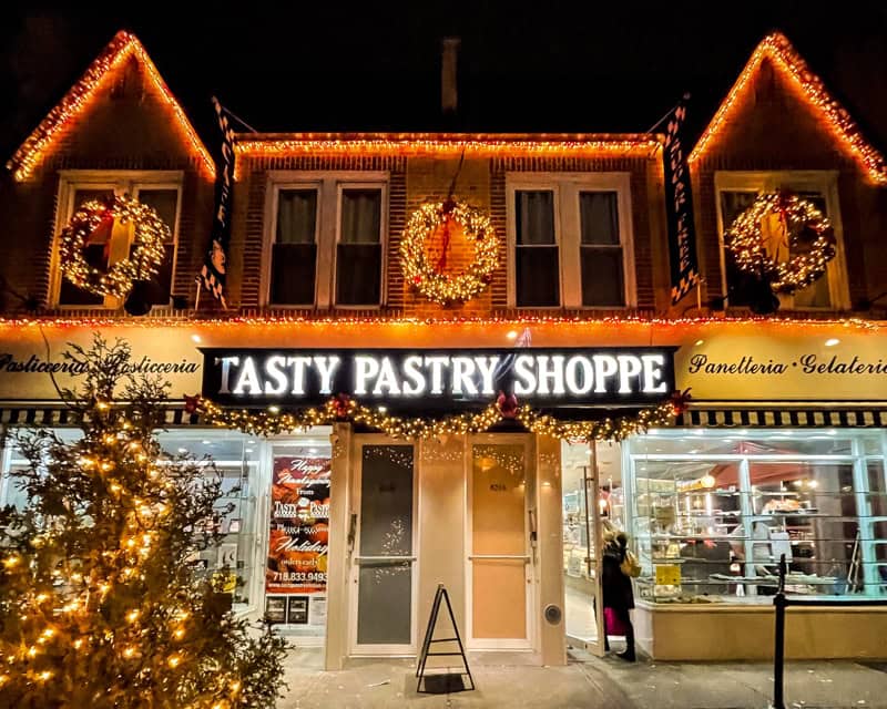 Tasty Pastry Shoppe Dyker Heights Brooklyn cannoli Christmas stop Italian treats