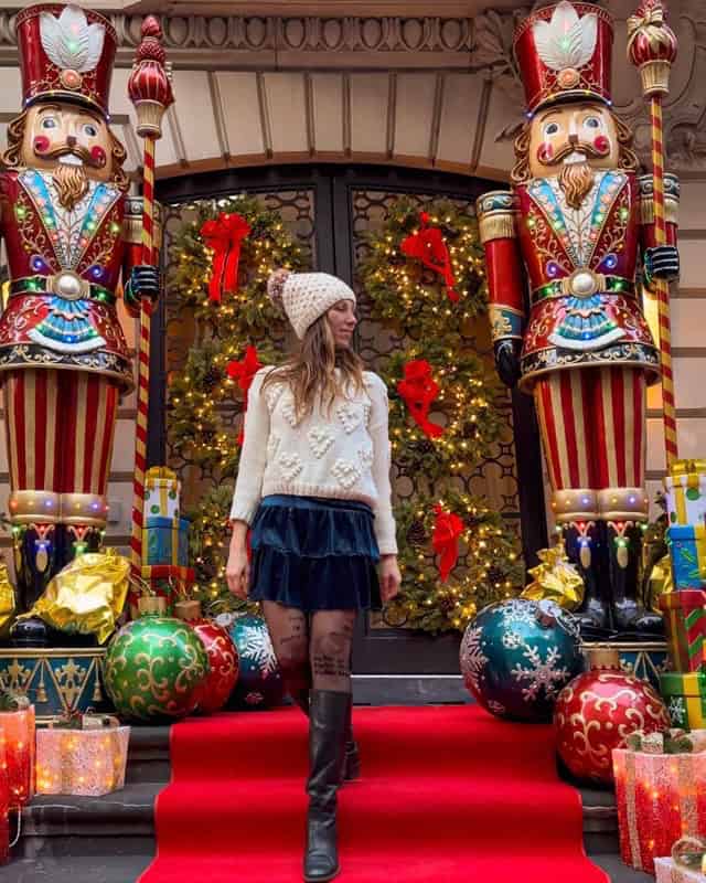 Upper East Side townhouse Christmas decorations E76th Street NYC holiday