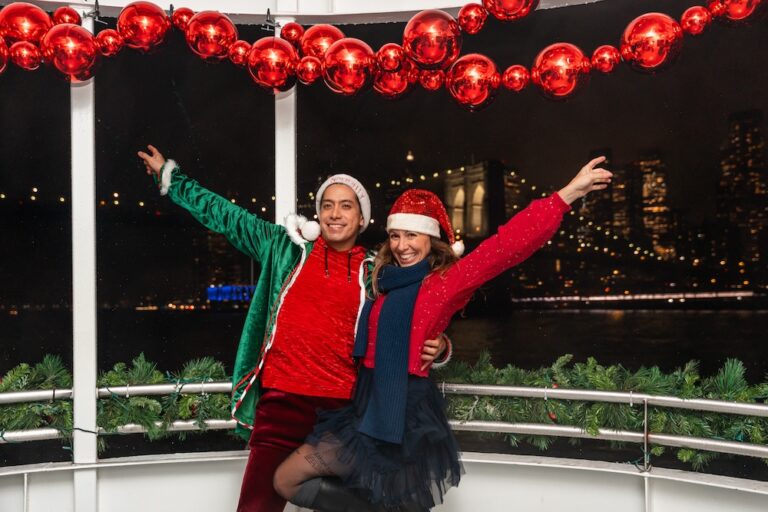 Circle Line Holiday Harbor Lights Cruise: Santa’s approved Cruise ✨