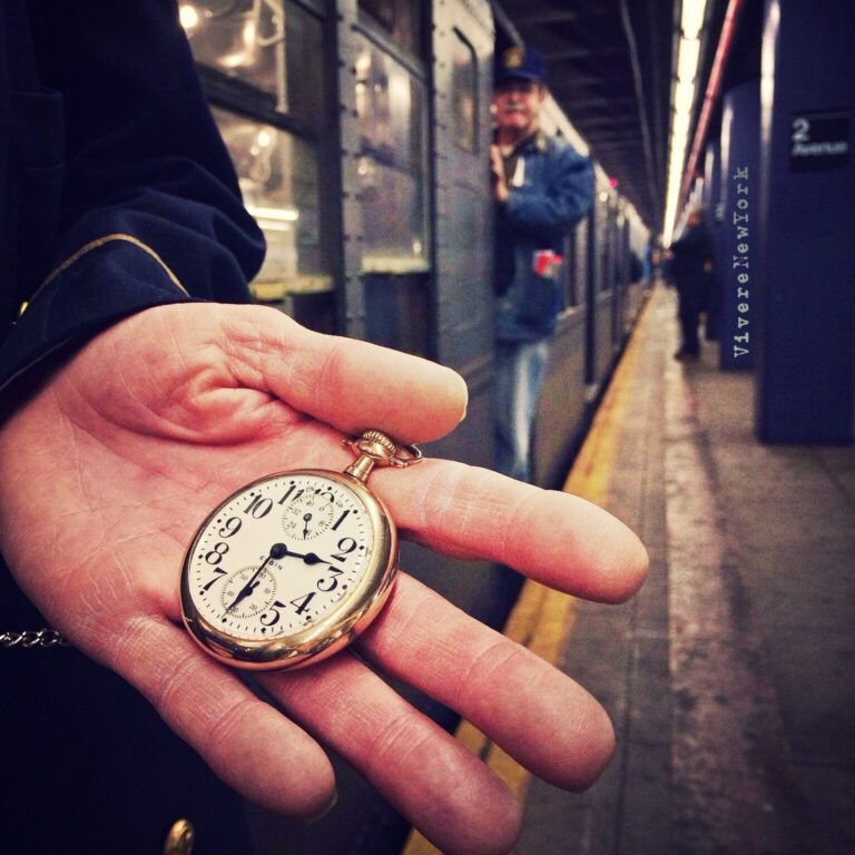 Hop Onboard the Holiday Nostalgia Rides in NYC and Ride Back in the Past 🚂✨