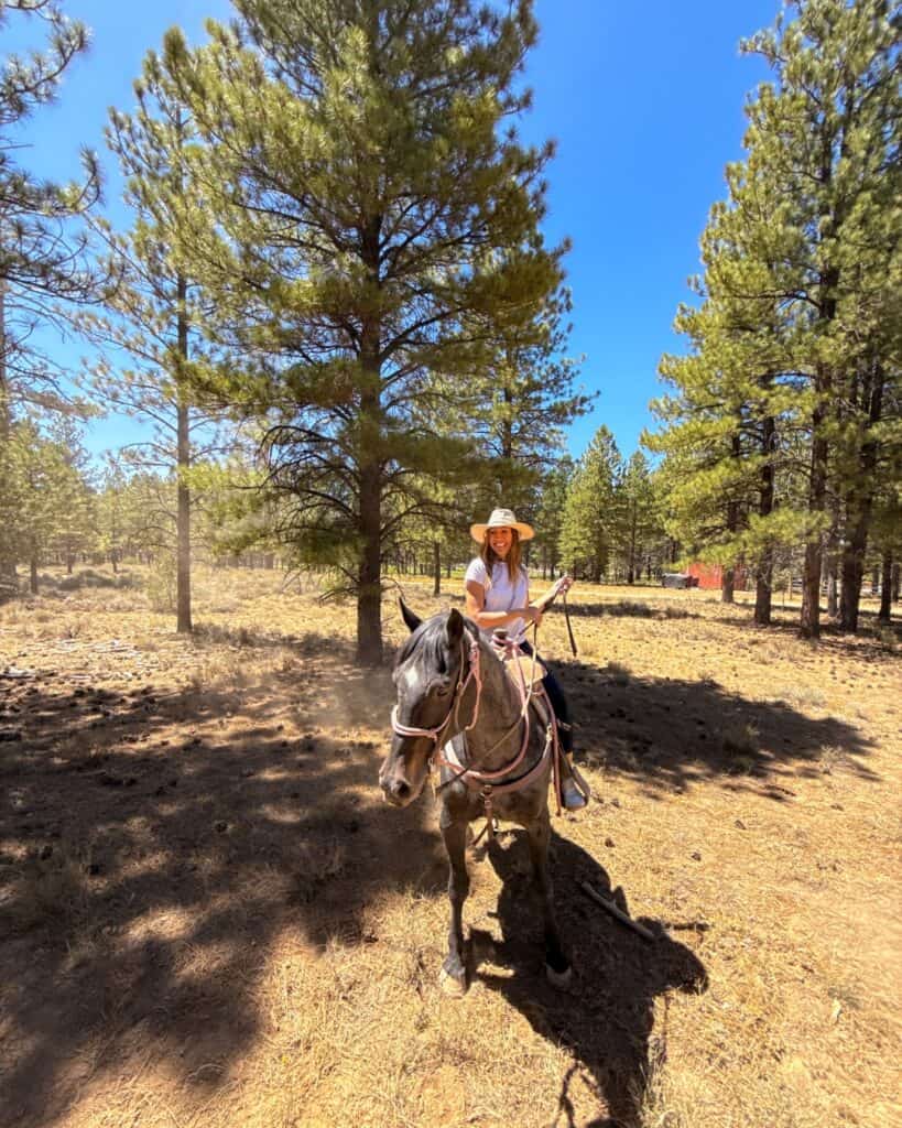 Horseback riding Bryce Canyon Ruby's Adventures - red rock Dixie National Forest Utah